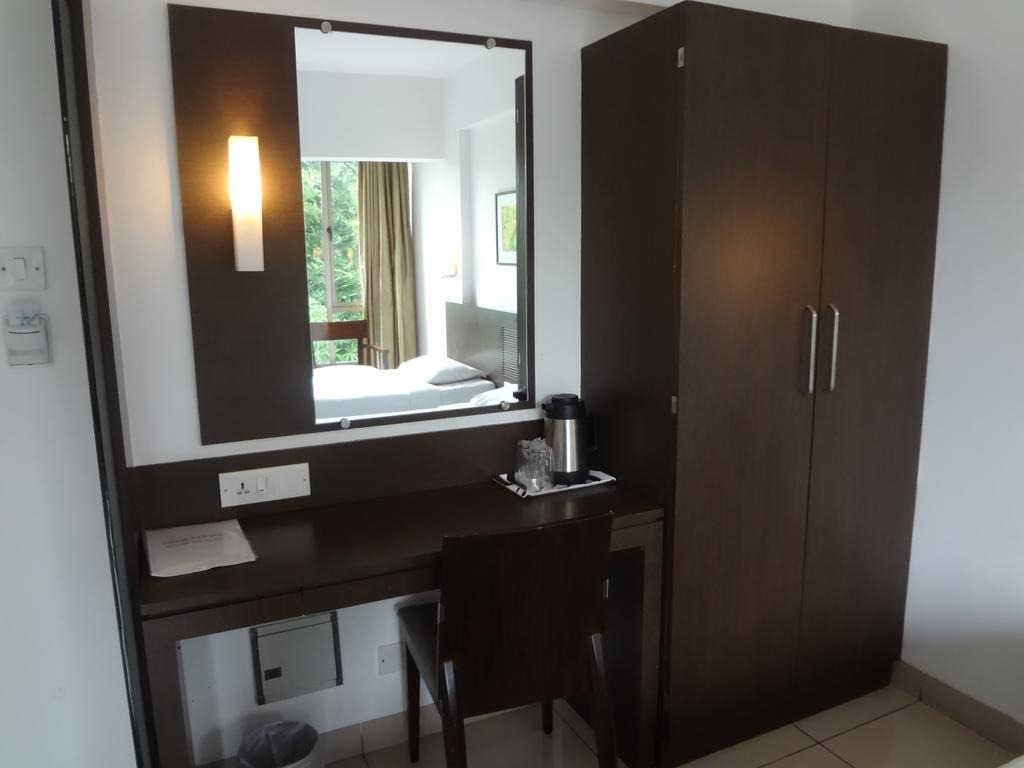 Shantai Hotel Pune Dış mekan fotoğraf