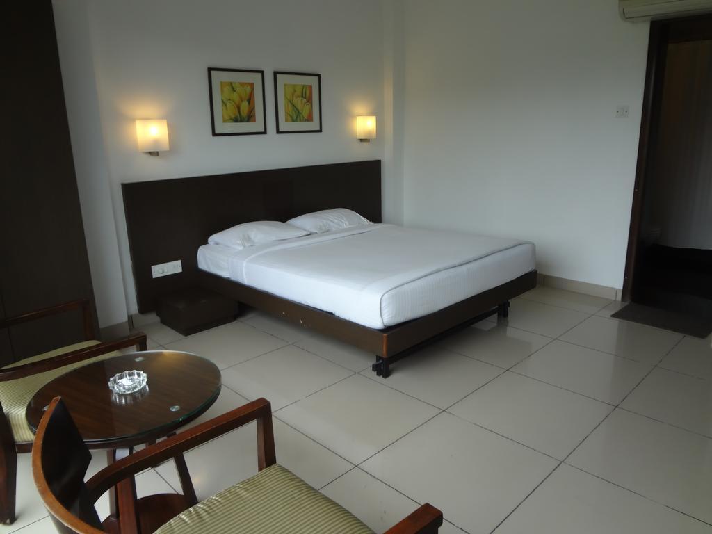 Shantai Hotel Pune Dış mekan fotoğraf