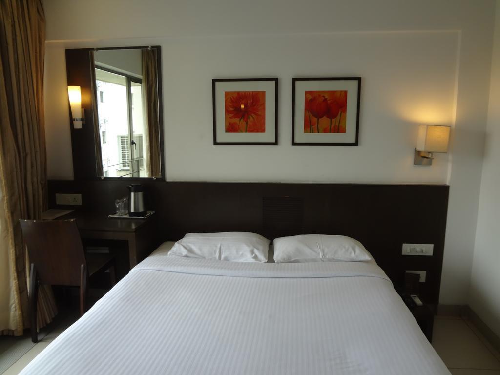 Shantai Hotel Pune Dış mekan fotoğraf