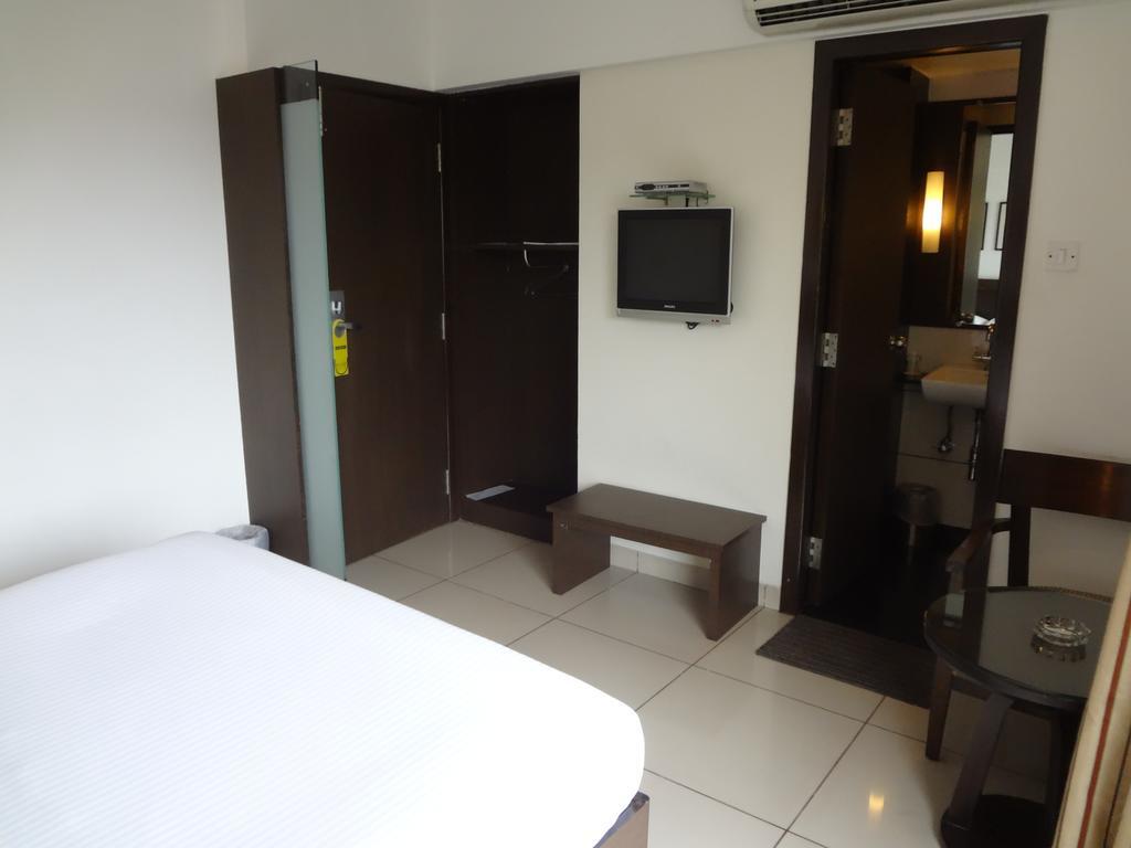 Shantai Hotel Pune Dış mekan fotoğraf