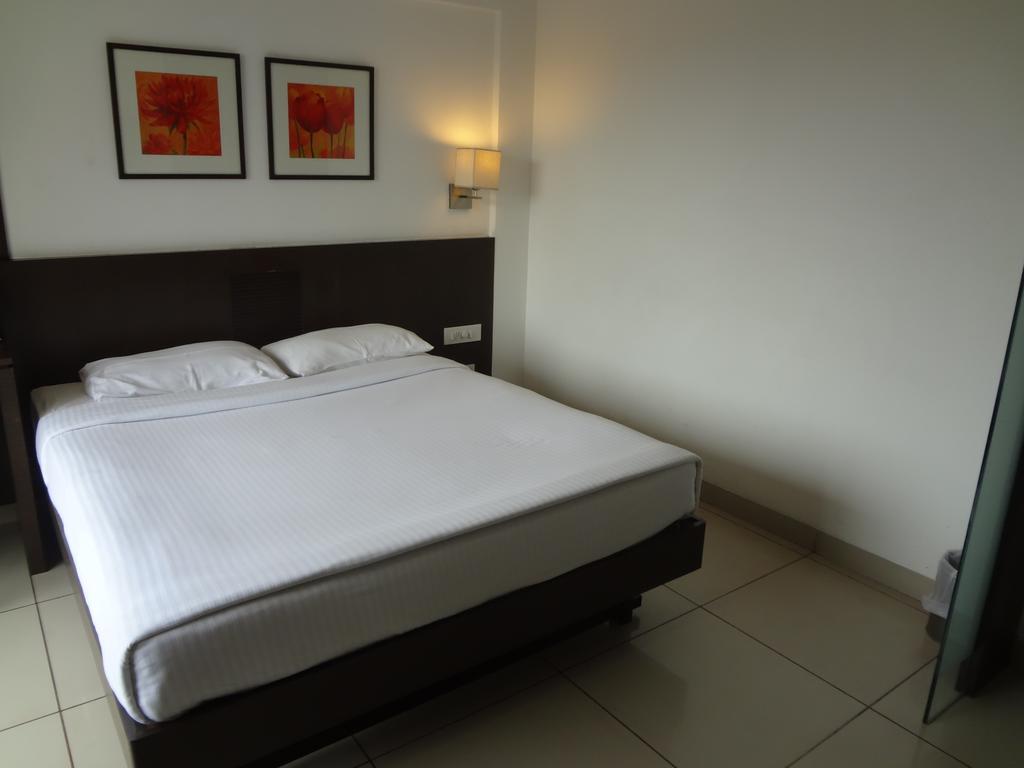 Shantai Hotel Pune Dış mekan fotoğraf